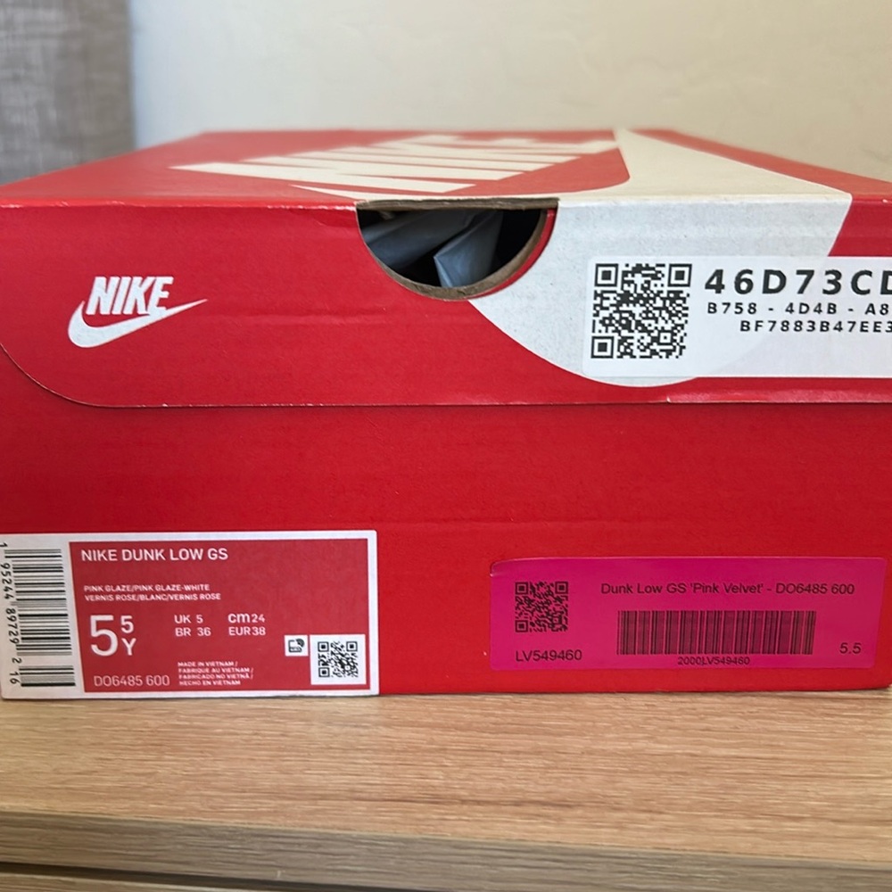 Brand new nike dunks pink believer
